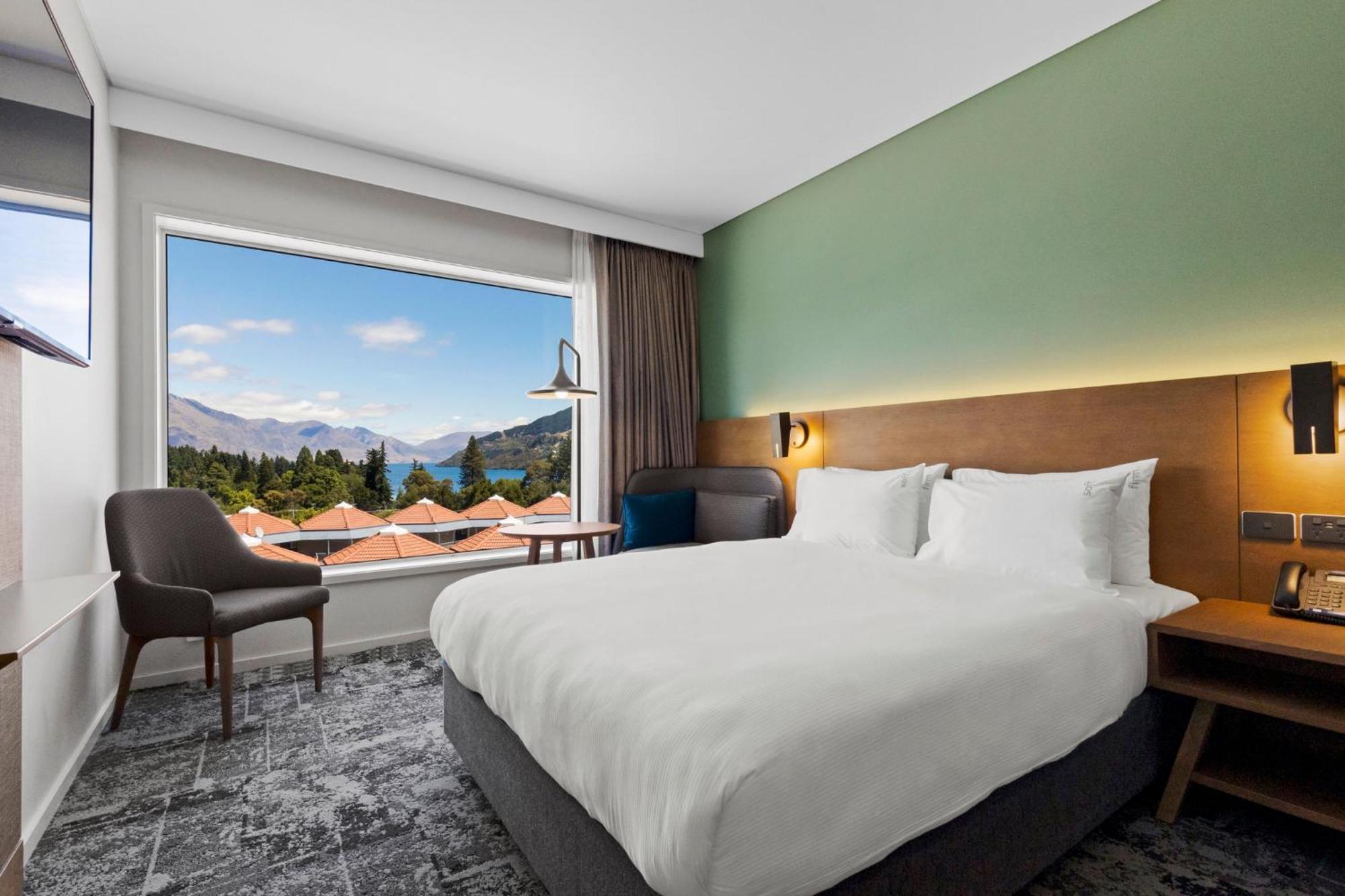 Express & By Ihg Hotel