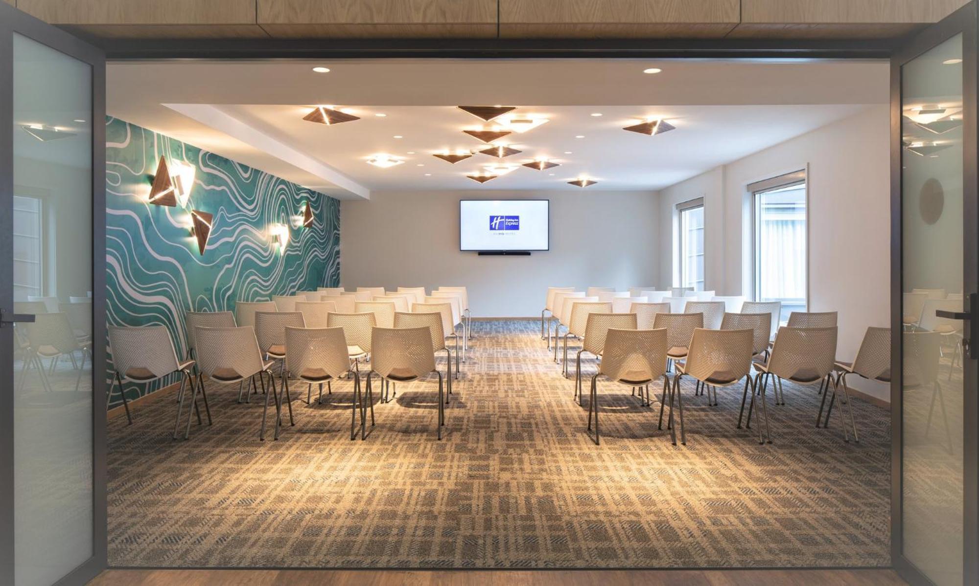 Express & By Ihg