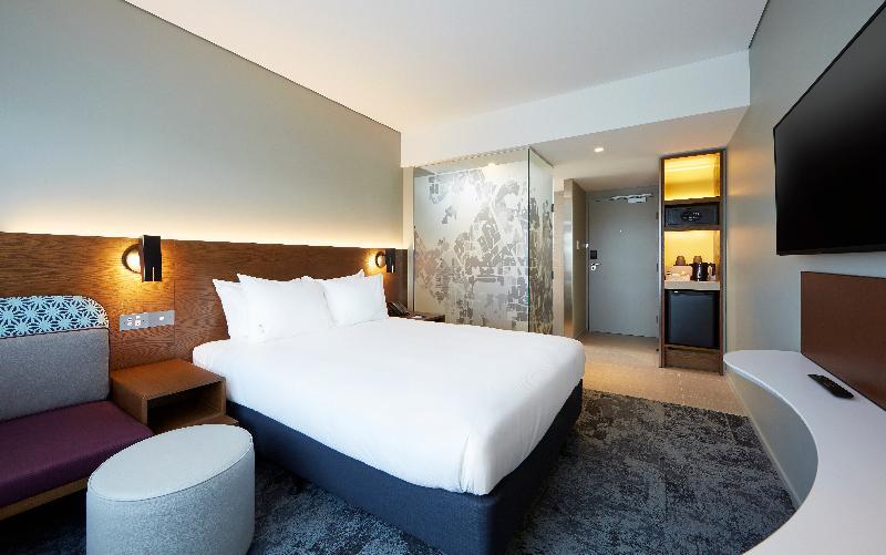 Express & By Ihg Hotel